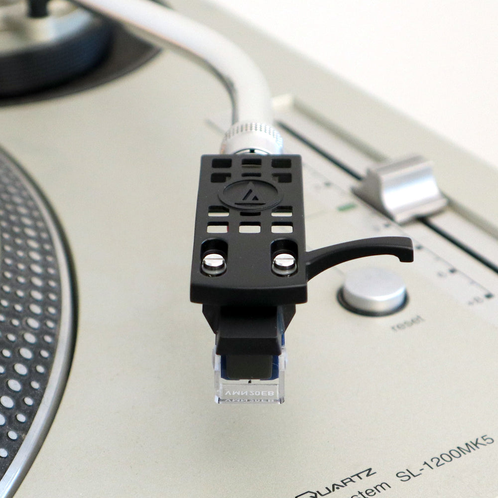 Audio-Technica: VM520EB Cartridge Mounted On AT-HS10BK Headshell (VM520EB/H)