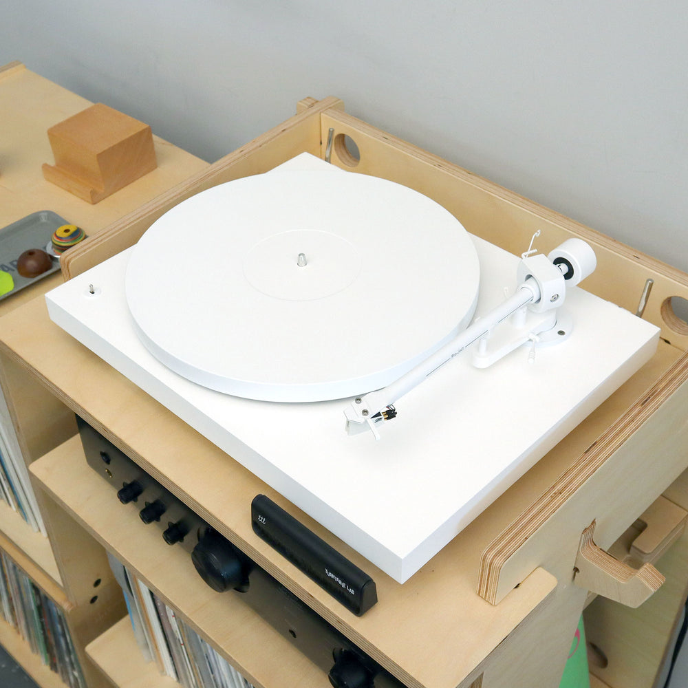 Pro-Ject: Debut PRO B Turntable - Special Edition White