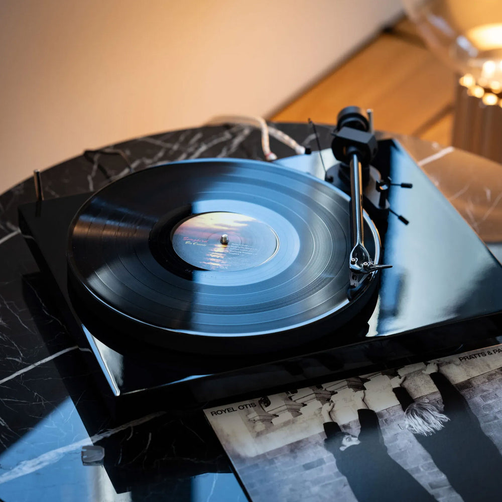 Pro-Ject: Debut EVO 2 Turntable