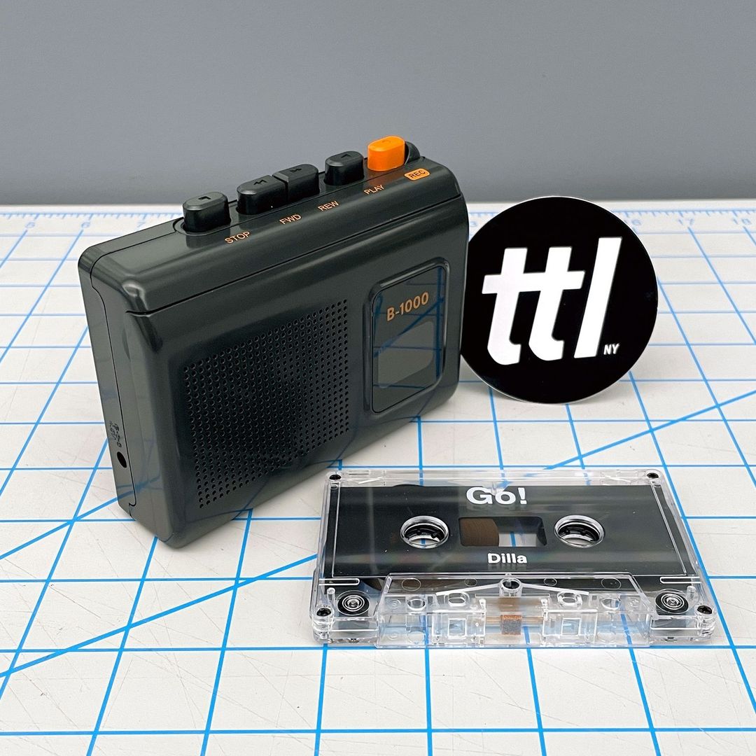 Mulann: B-1000 Portable Walkman Cassette Tape Player — TurntableLab.com