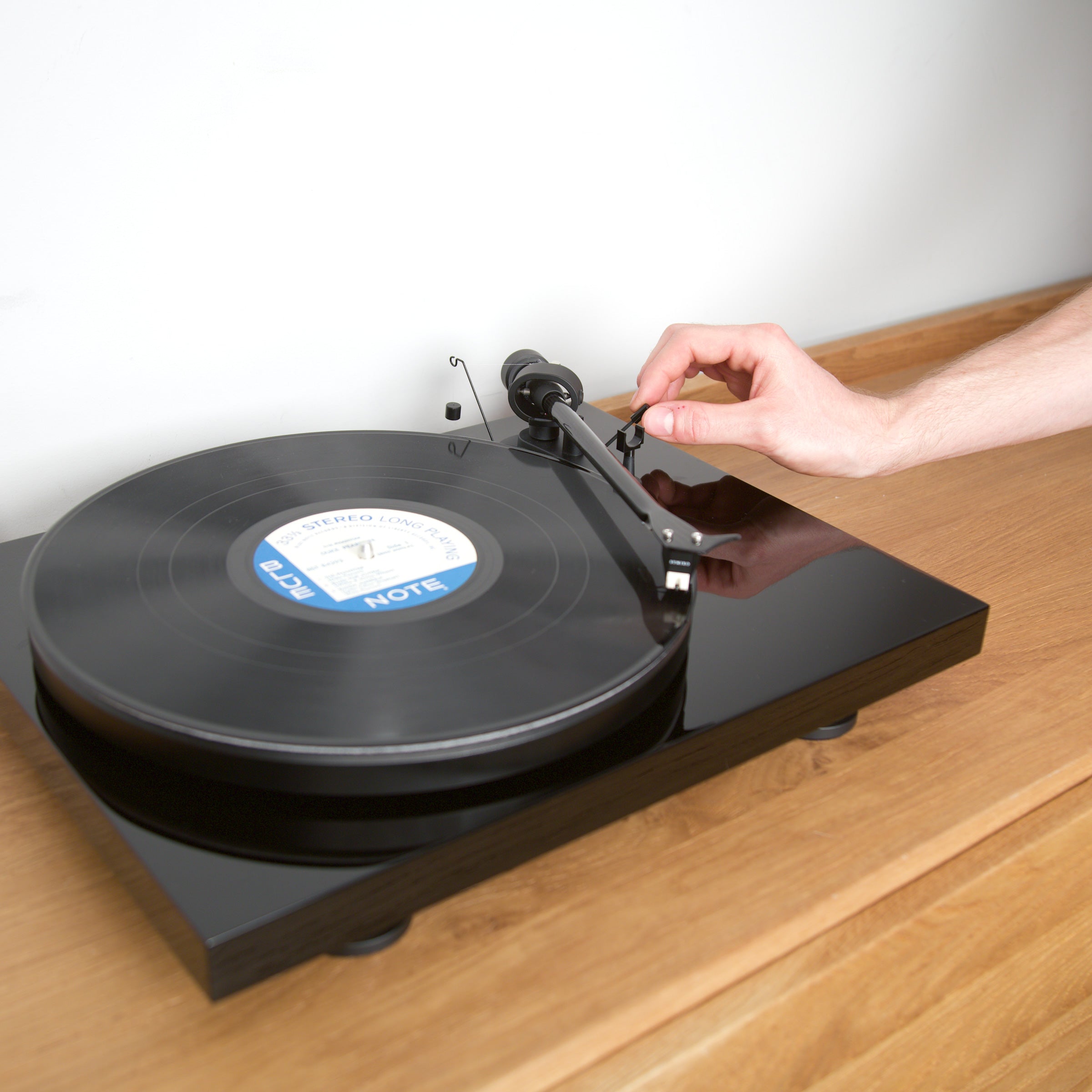 Pro-Ject: Debut Carbon EVO Turntable - High Gloss Black — TurntableLab.com